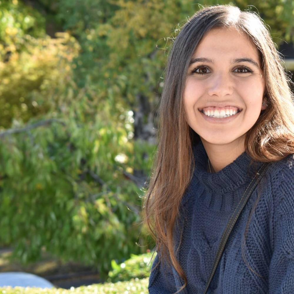Meet your Posher, Elise